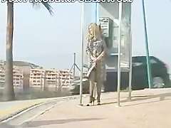 Blonde Hausfrau (15)